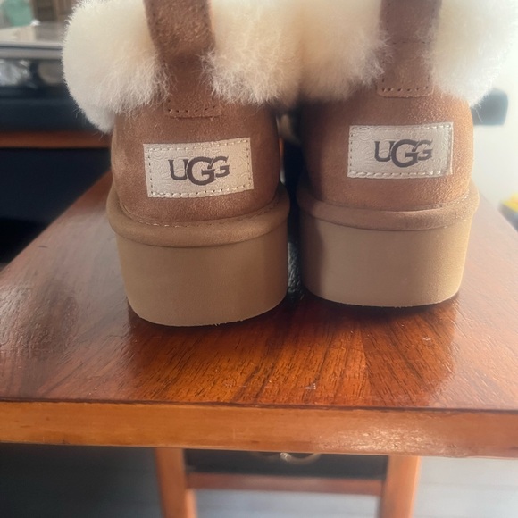 UGG  Tazzellre Chestnut Suede Shearling-Lined  with Cream Fur Collar - Picture 3 of 7
